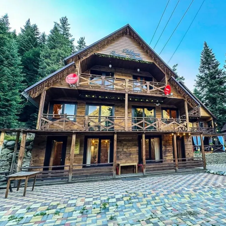 Коттедж Апартаменты с мини-кухней и видом на лес — аренда посуточно в Архыз