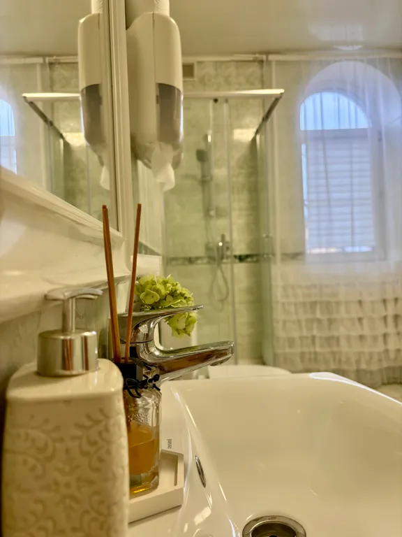 Дом с бассейном