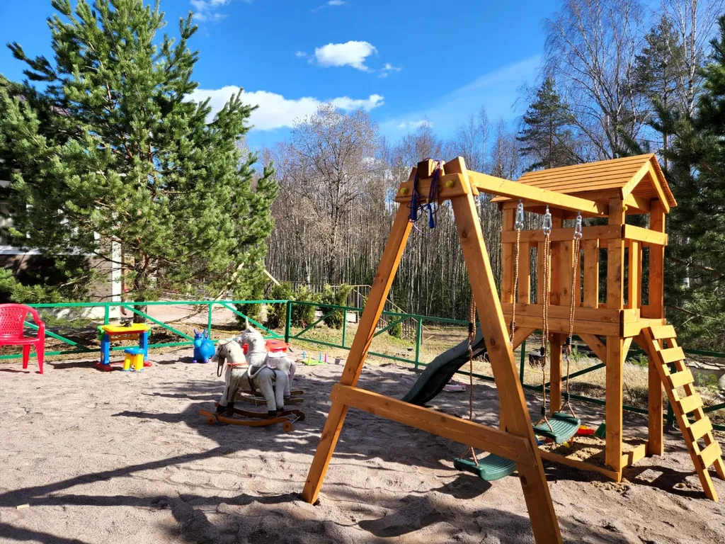 Коттедж с русской баней, горячей джакузи под звездам и бассейном