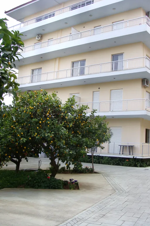 Аппартаменты в доме недалеко от моря