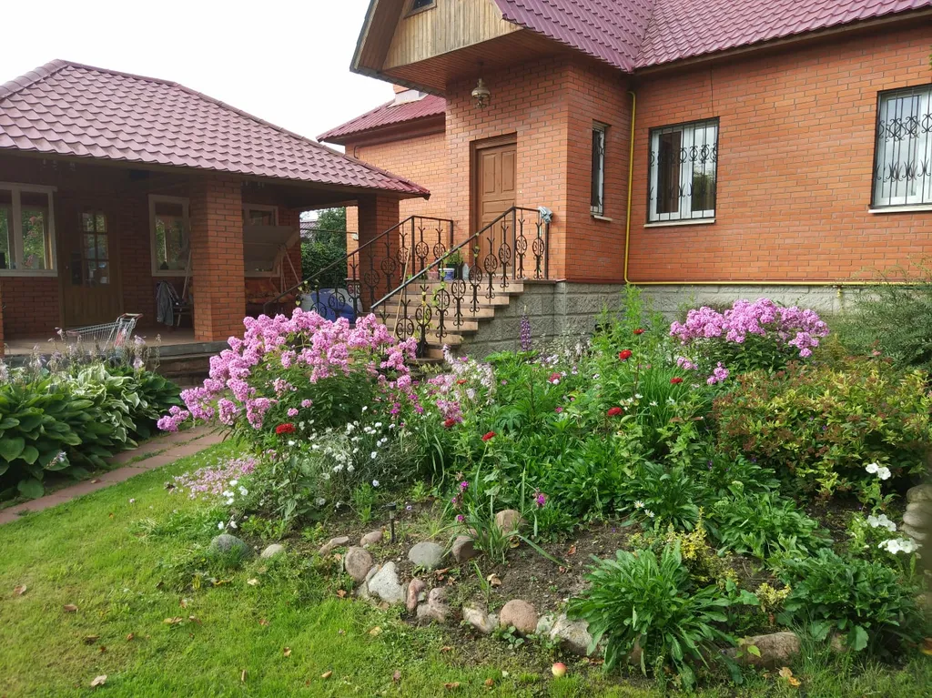 Дом с сауной и бассейном