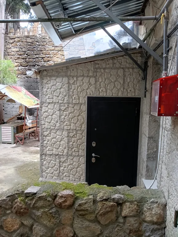 Уютная маленькая отдельная квартира-студия в центре Ялты