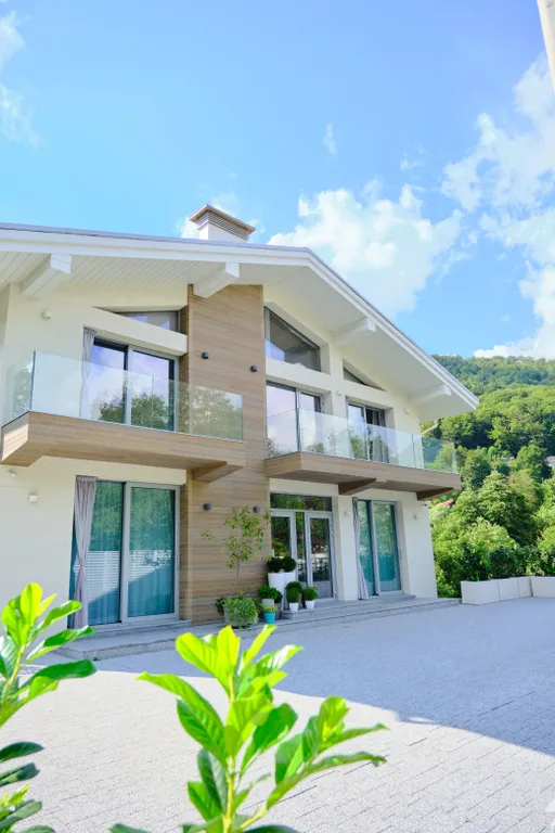 Квартира с 3 спальнями, камином с живым огнём и видом на горы