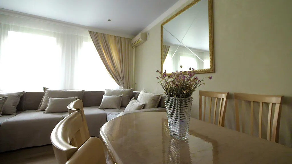 Уютный дом в центре города