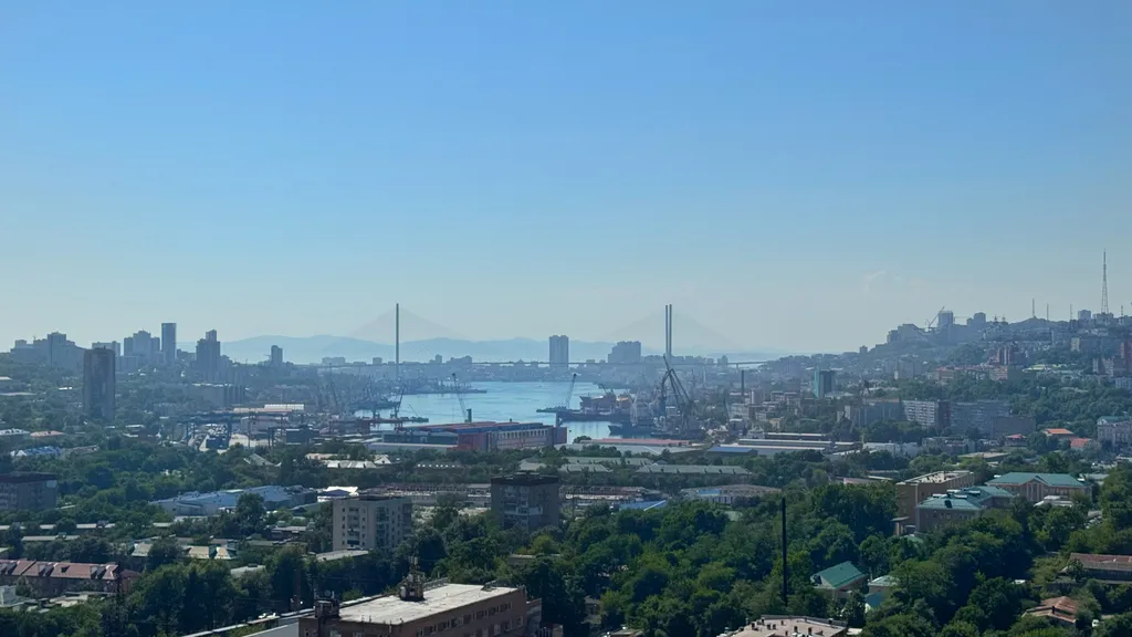 Квартира Квартира Уютная студия с видом на Золотой мост — Владивосток