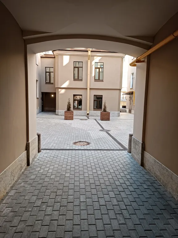 Евродвушка рядом с Троицким собором