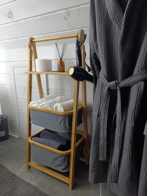 Домик у озера