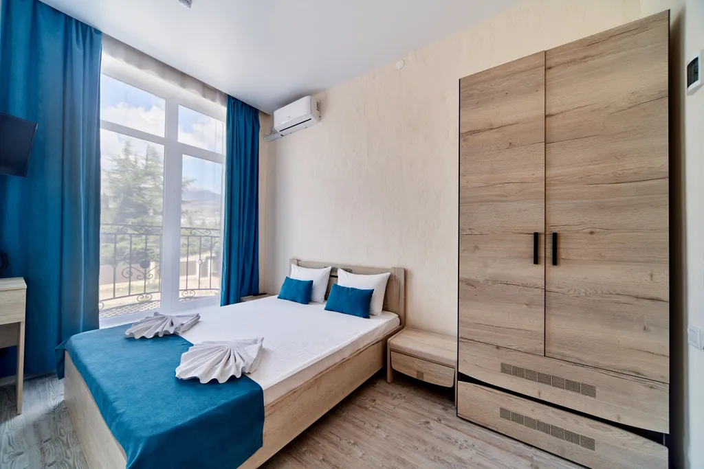 Студия с видом на горы