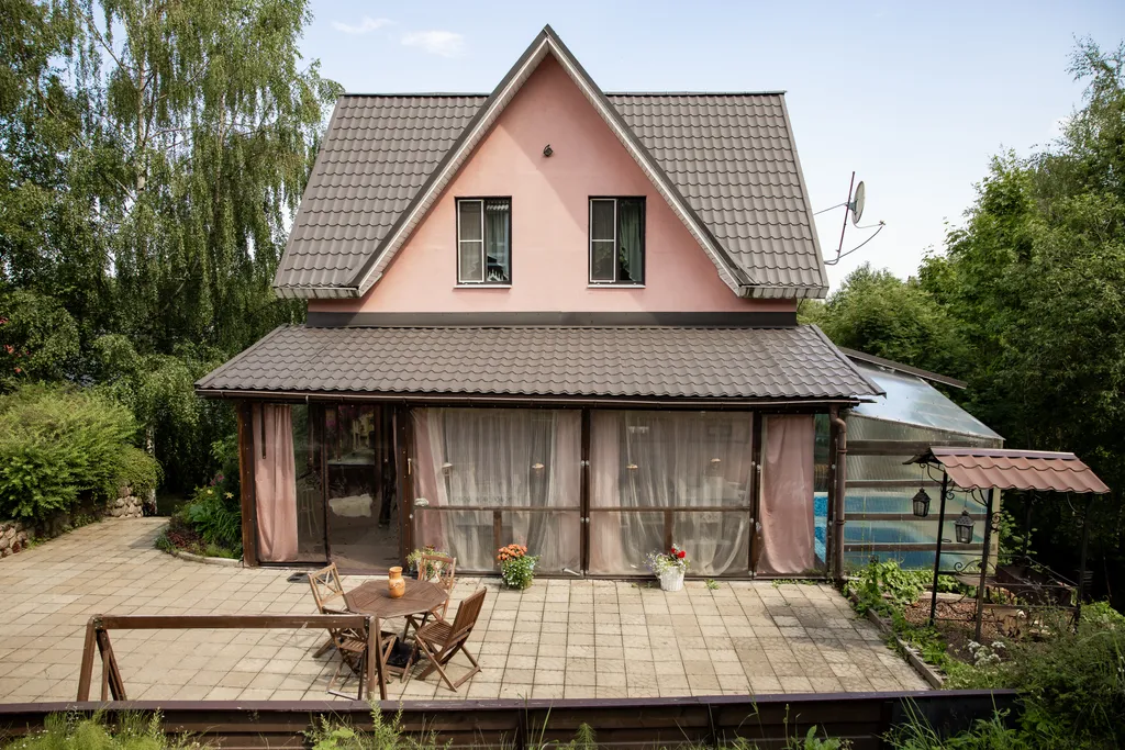 Розовая дача в Грузино