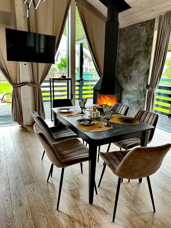 Коттедж Уютный дом с панорамными окнами для лучшего отдыха — Глазово