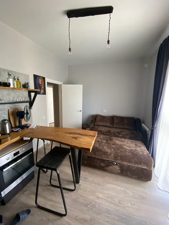 Квартира с видом на можжевеловую рощу и море