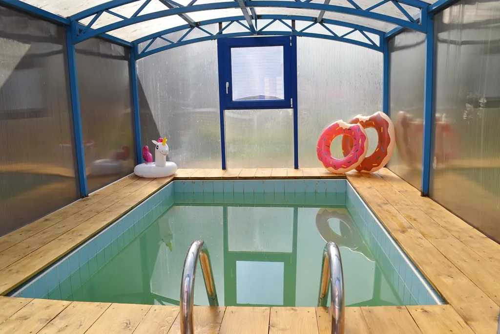 Уютный жилой зимний дом в сказочно живописном месте