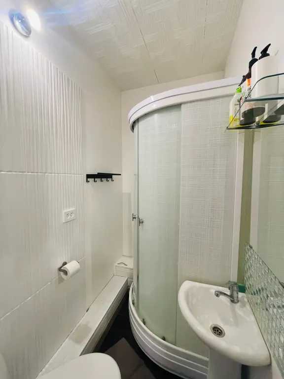 Свежий и уютный номер, туристическая локация города центр