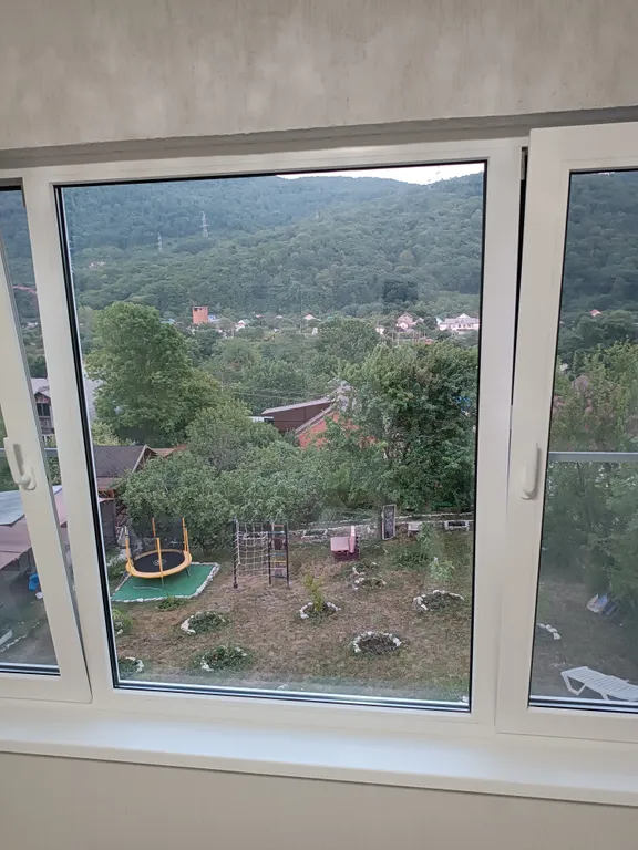 Новый уютный дом дупликс (левая половина) у берегу моря