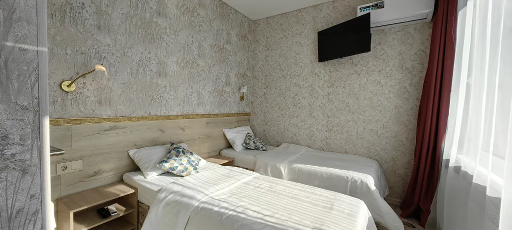 Квартира Квартира Две комнаты с балконами, отопление, кухня, стиралка, беседка, парковка — Судак