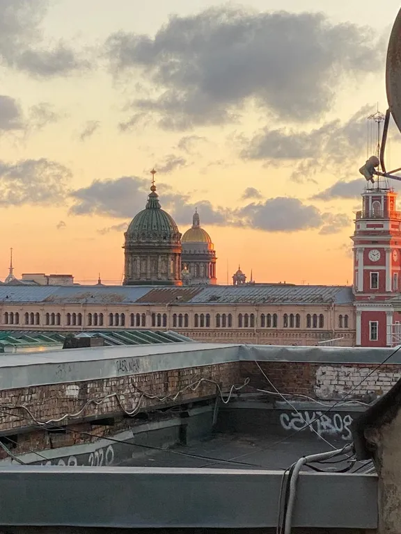 Квартира в сердце города с видом на Казанский и Исаакиевский