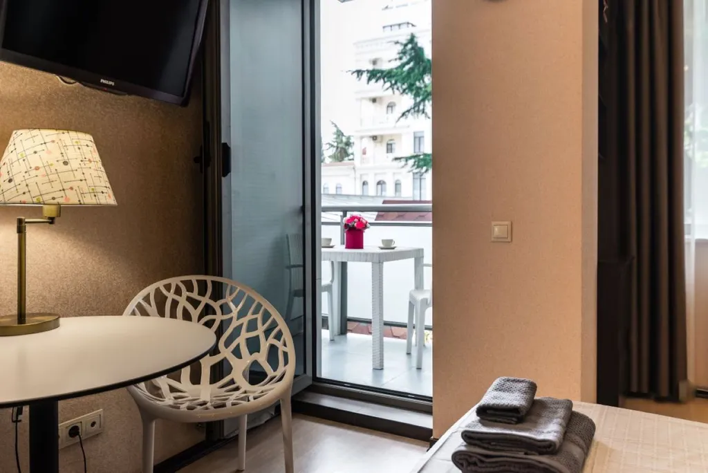 Апартаменты с бассейном в 100 метрах от моря