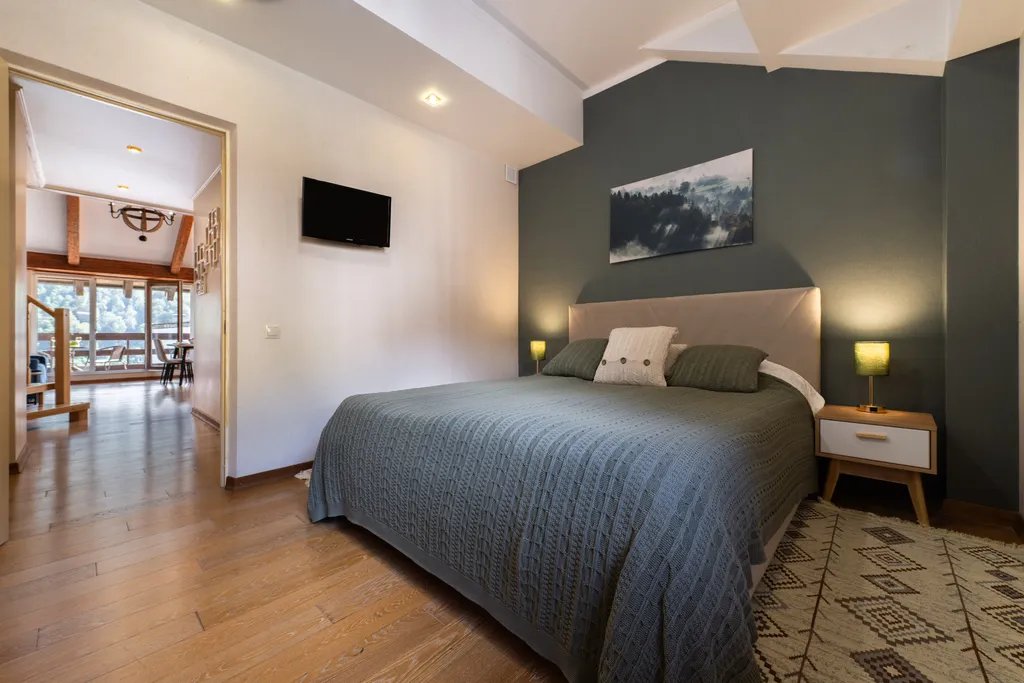 Двухуровневые апартаменты на 4 этаже, панорамные виды