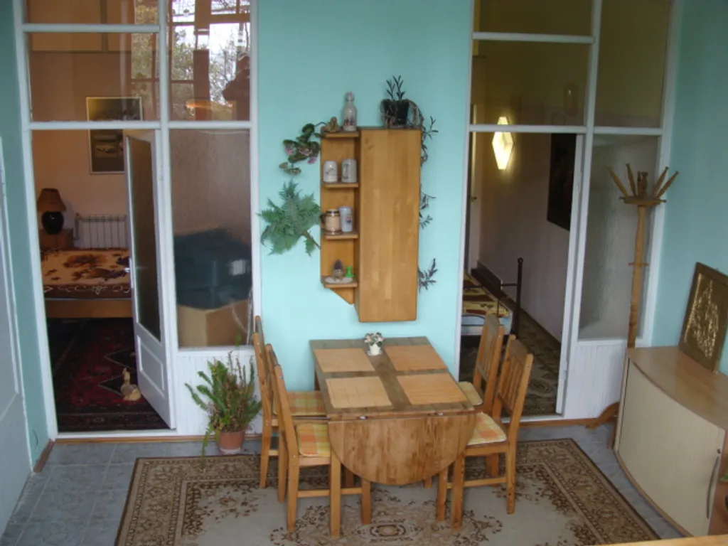 Квартира 2-комнатная Квартира — Ялта