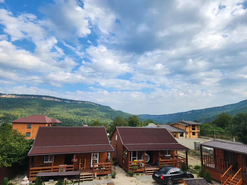 Дом с теплым бассейном