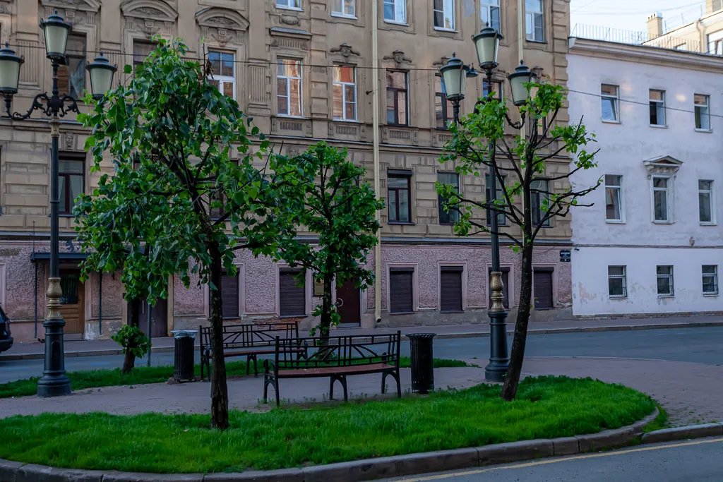 Двухэтажная шкатулка у Литейного моста