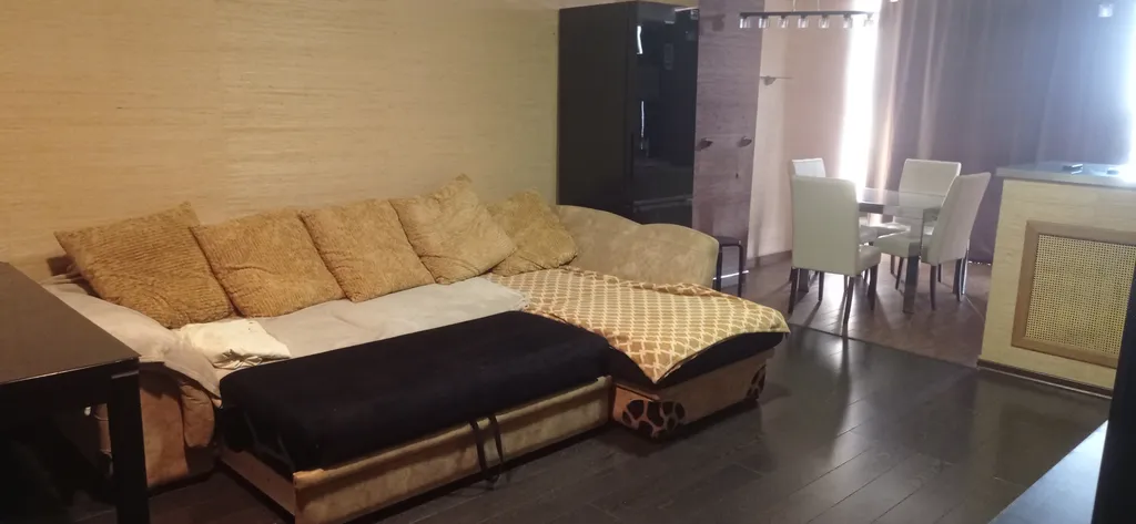 Большая уютная трёх комн.квартира 170м,с панорамным остеклением