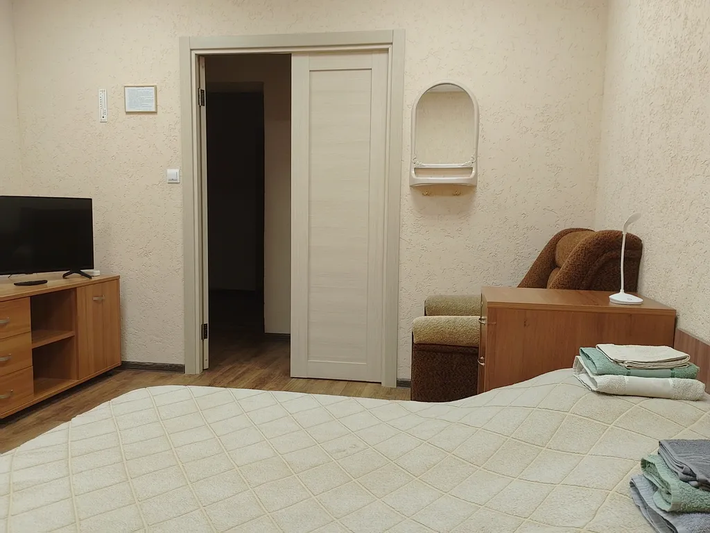 2-комнатная квартира в своём доме с баней и стоянкой