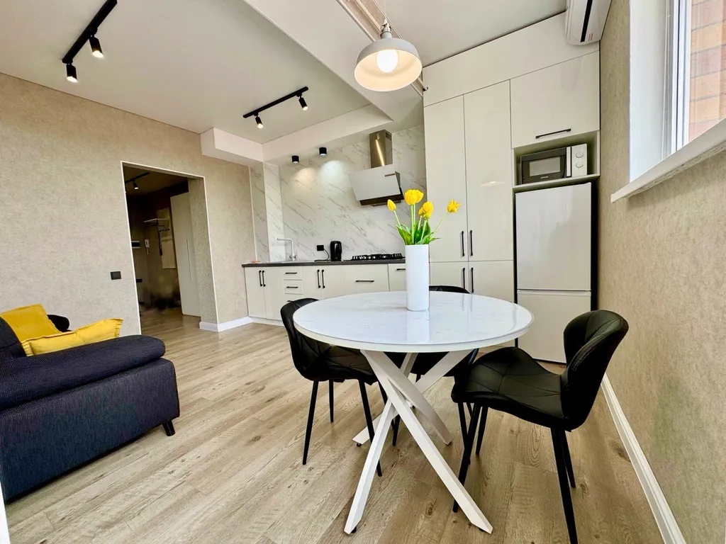 Стильная квартира с видом на горы