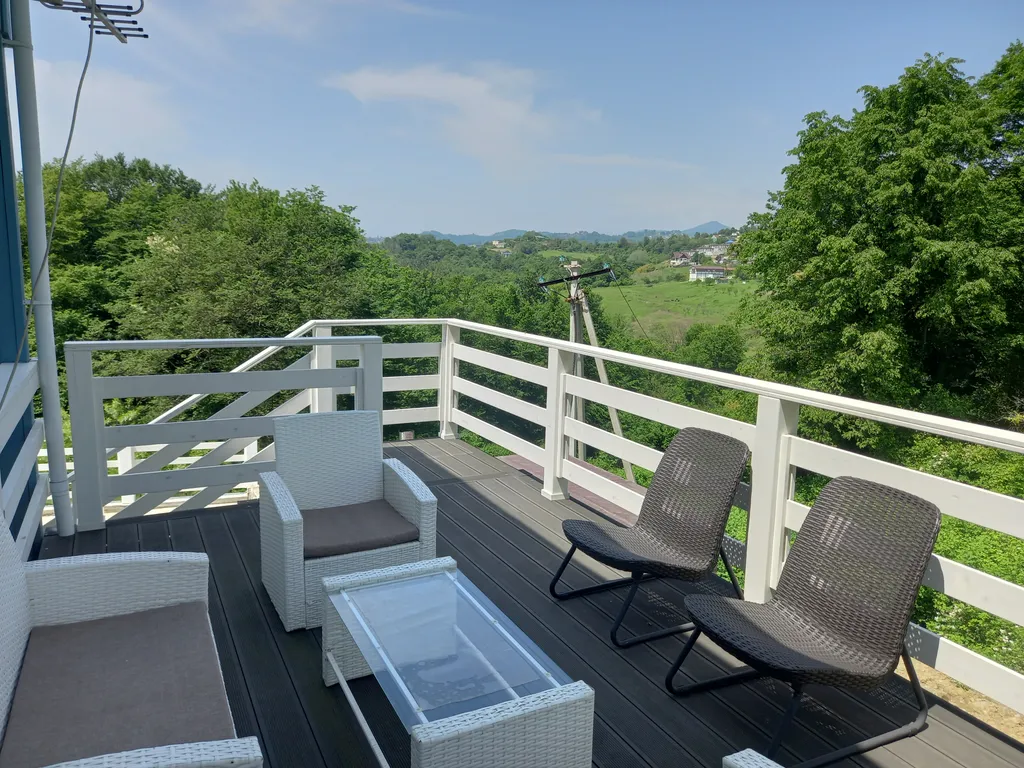 Дом с бассейном и баней