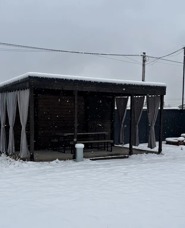 Уютный А-frame коттедж в зеленой части города