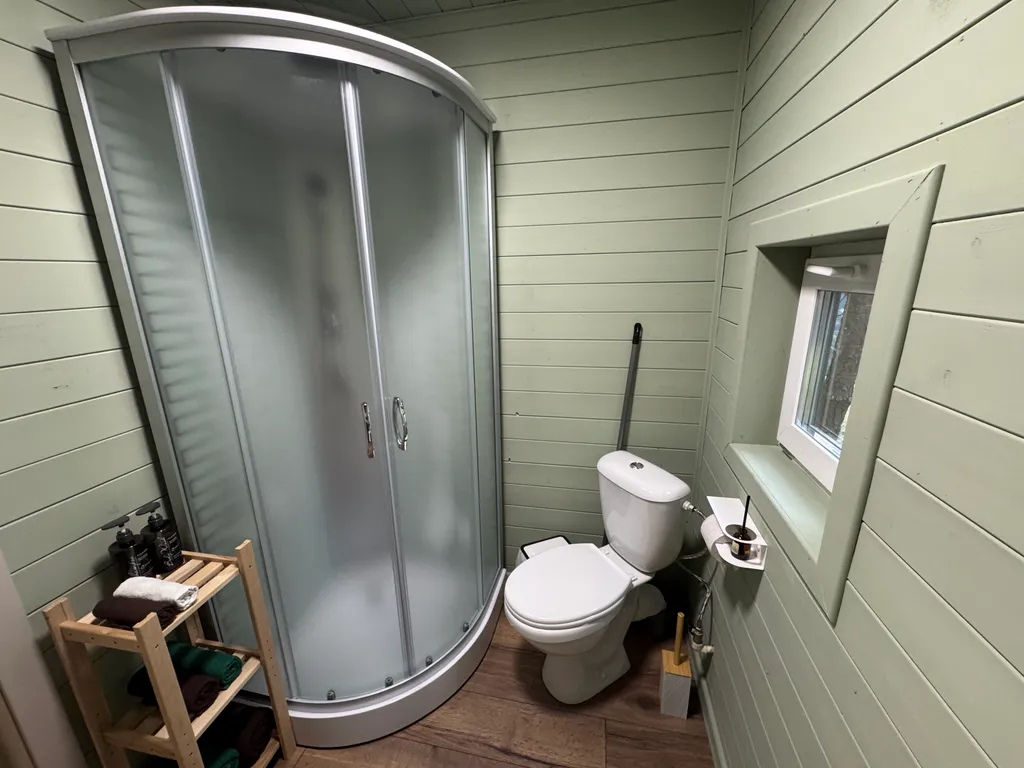 Уютный домик барн хаус в лесу с баней