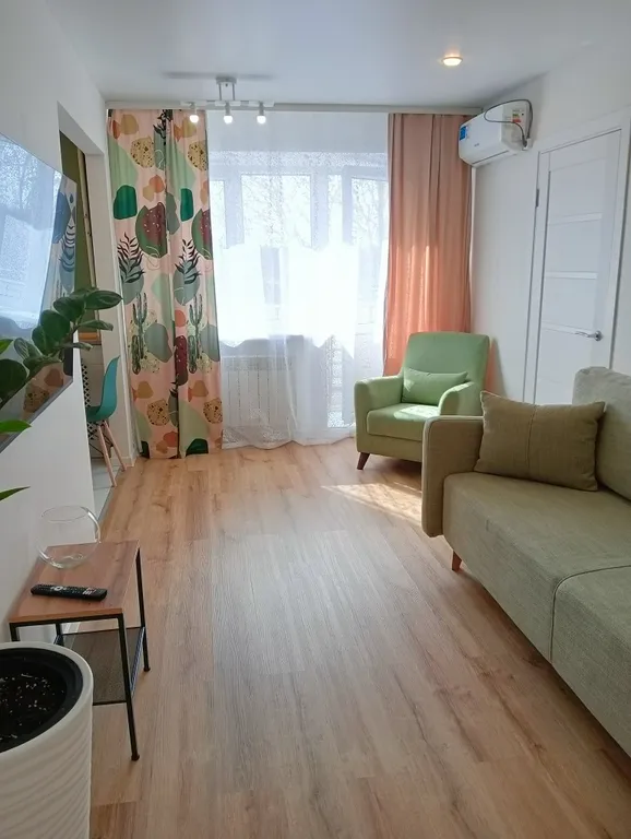 Двухкомнатная квартира в центре города с потрясающим видом из окна