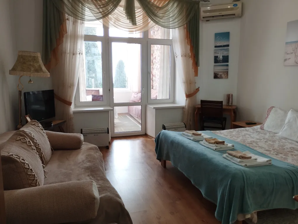 Квартира с видом на море и горы в вилле