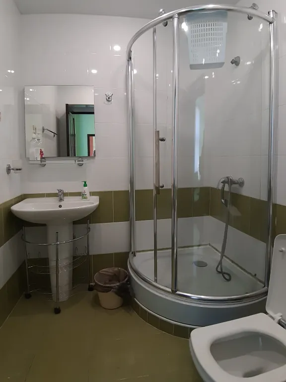 Трехкомнатная с балконом