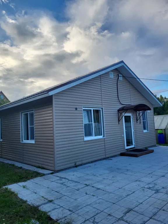 Дом у залива и клуба Фаворит