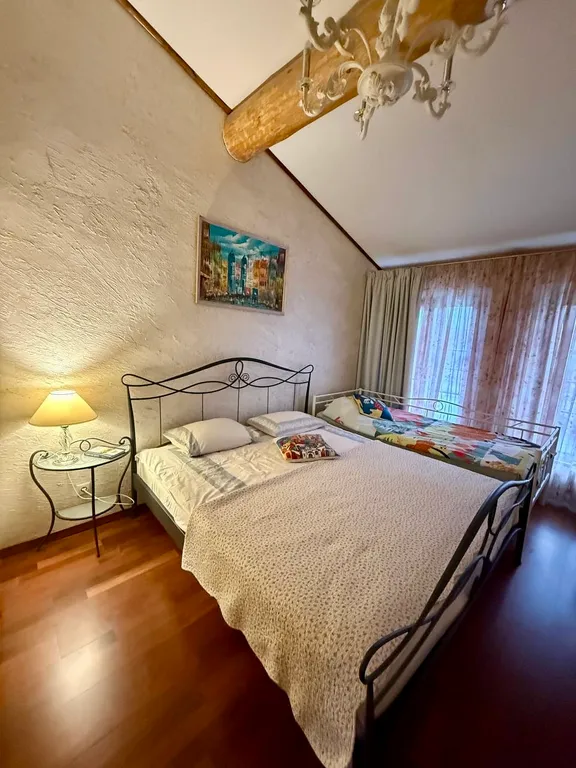 Большой дом у реки с баней в 2 часах от СПб