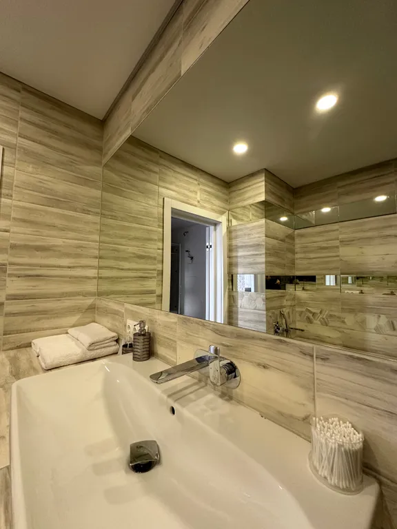 Светлая студия с дизайнерским ремонтом в самом центре