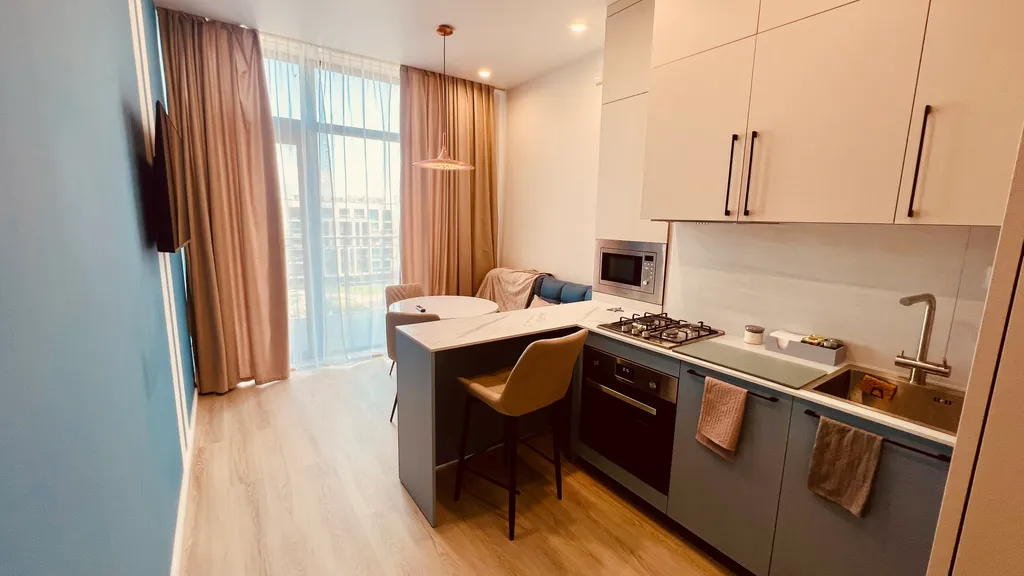 Квартира у моря с новым ремонтом, на первой линии