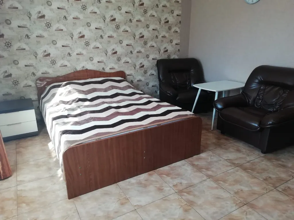 Домик с видом на сад