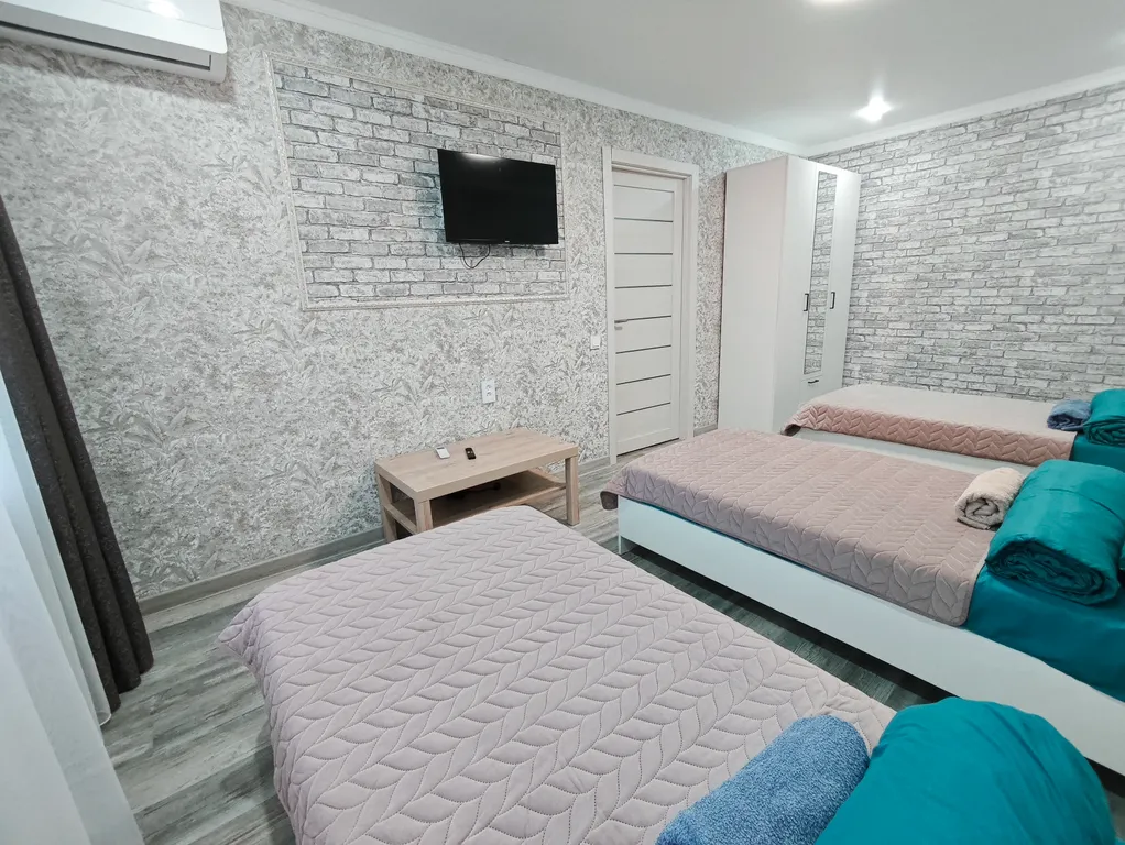 Квартира Большая трёшка недалеко от центра — аренда посуточно в Шахты