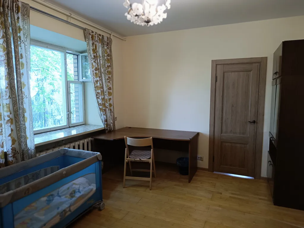 Вместительный, теплый дом на берегу реки Воря