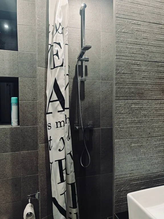 Студия- оттенки серого