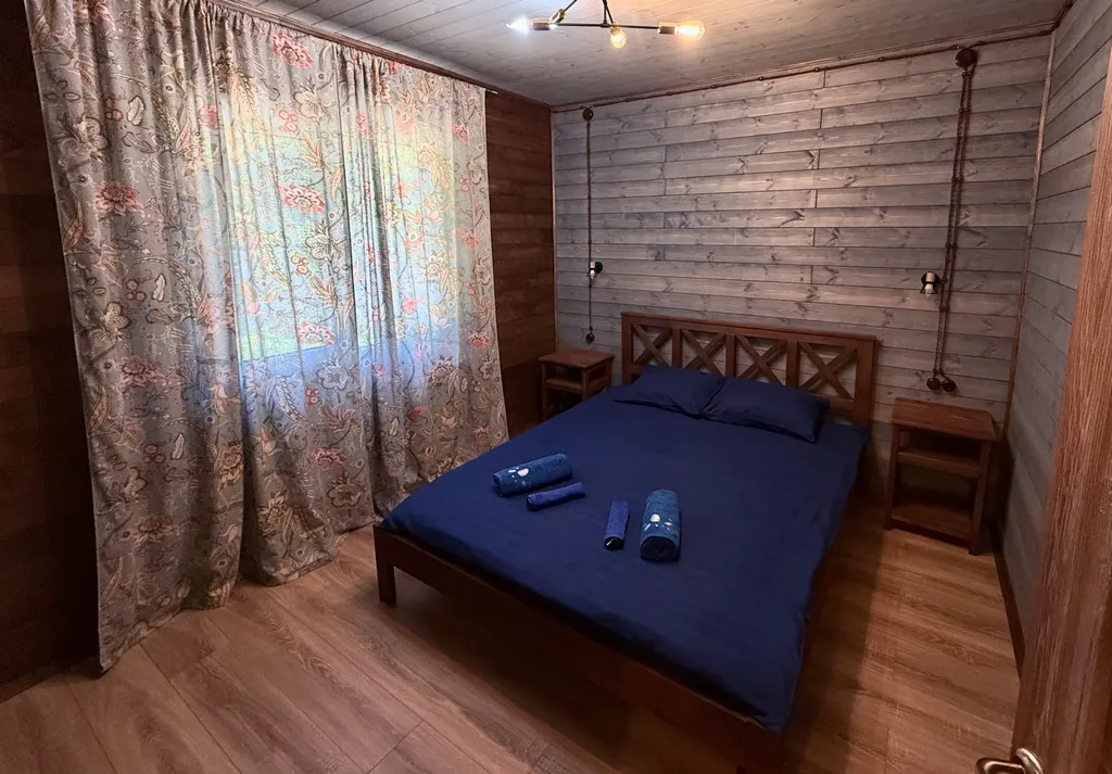 Уютный новый домик в лесу