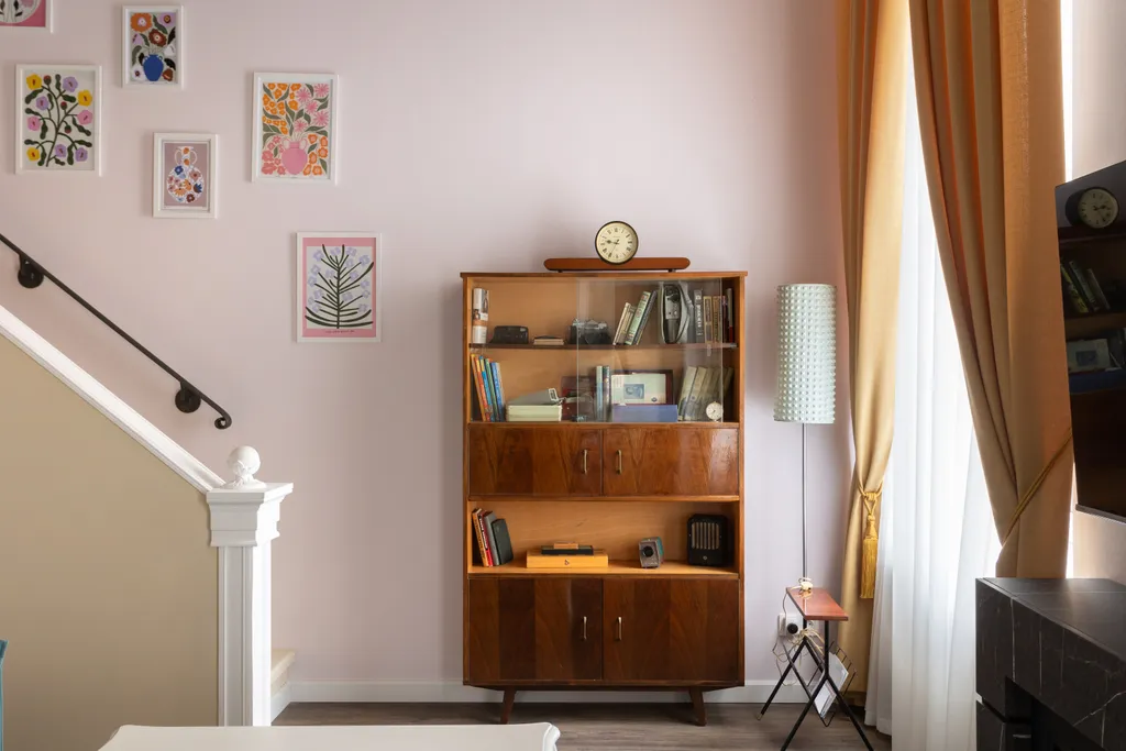 Квартира Экстравагантная квартира с кухней-музеем у метро Чернышевская — Санкт-Петербург