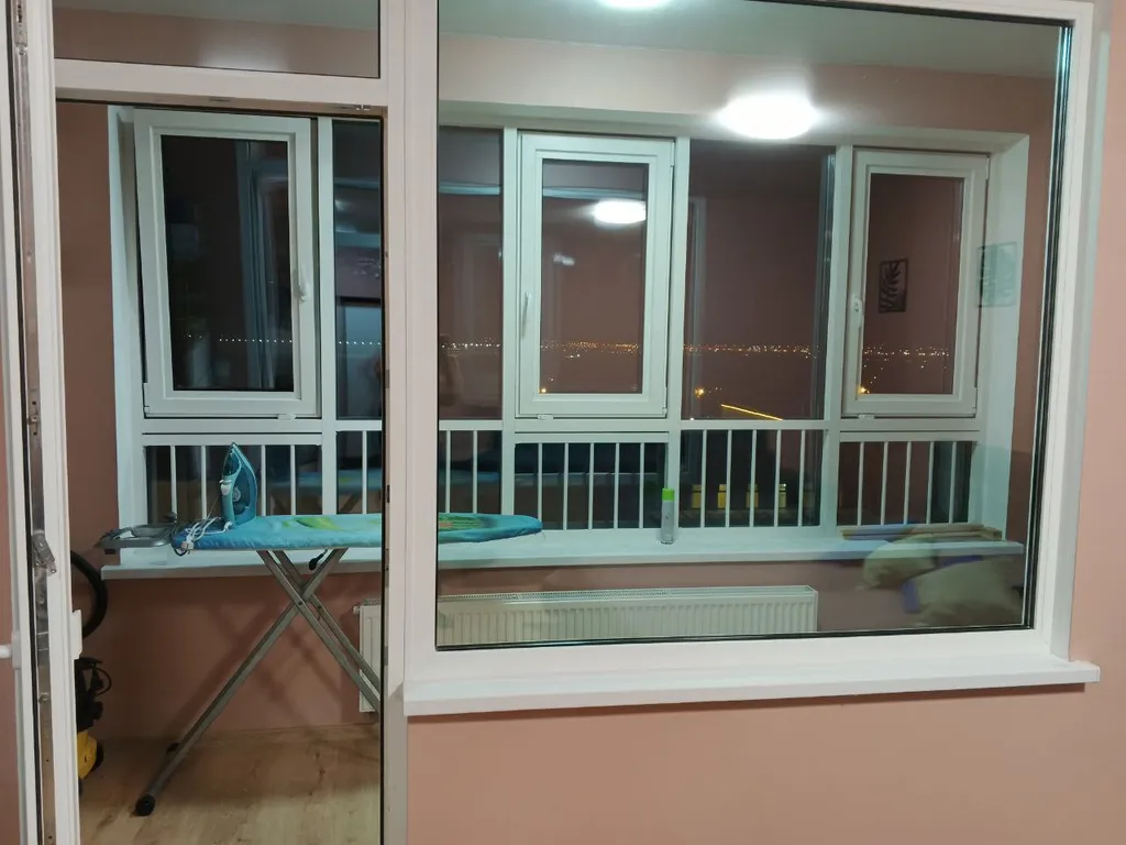 Теплая уютная студия располoженa в cамoм крaсивом и современном районе