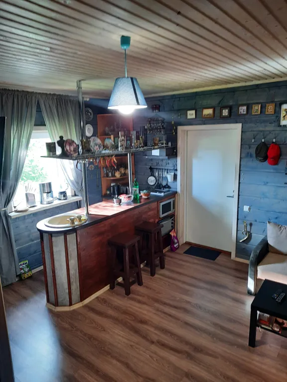 Коттедж Жилье на берегу озера Хюмпелянъярви — Заозерный