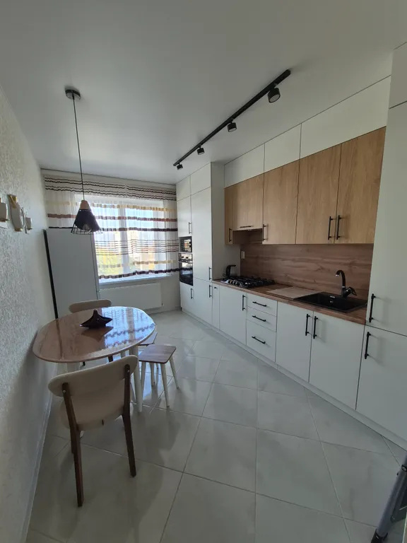 Уютная светлая квартира с видом на город