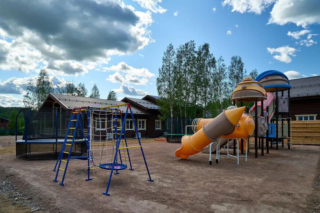 Коттедж Уютный коттедж рядом с озером — Светлое