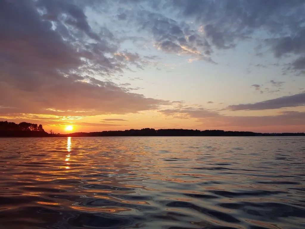 Дом на берегу Волги, дом рыбака и охотника на первой линии