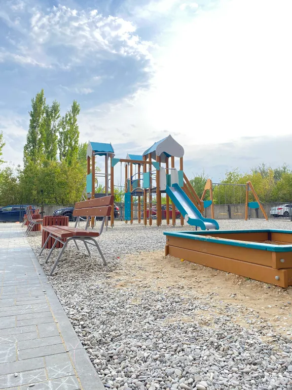 Квартира рядом с центром, удобно доехать от вокзала и аэропорта, рядом с госпиталем